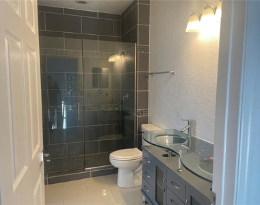 2262 Grand Central Parkway - Photo Thumbnail 12