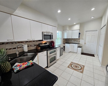 114 Albatross Road - Photo Thumbnail 13