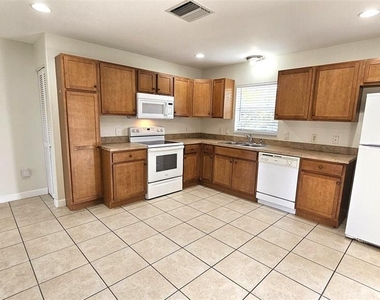 309 Boundary Boulevard - Photo Thumbnail 7