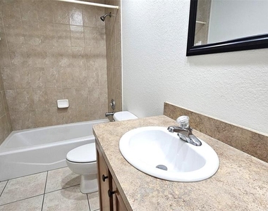309 Boundary Boulevard - Photo Thumbnail 18