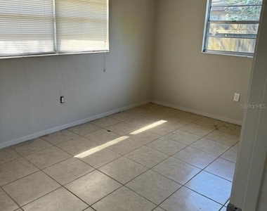 106 Shelton Street - Photo Thumbnail 7