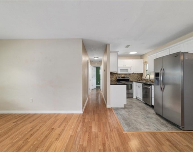 2936 Se 13th Street - Photo Thumbnail 17