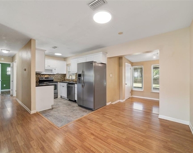 2936 Se 13th Street - Photo Thumbnail 11