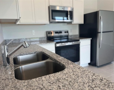 3301 Vesara Drive - Photo Thumbnail 3