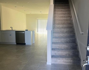 2558 Winsome Way - Photo Thumbnail 2