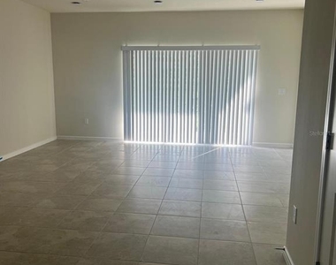 2558 Winsome Way - Photo Thumbnail 4