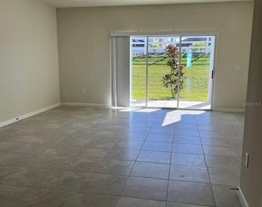 2558 Winsome Way - Photo Thumbnail 13