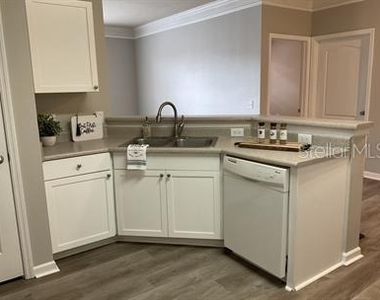 8813 Villa View Circle - Photo Thumbnail 2
