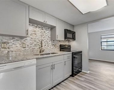 4907 Lake Ridge Road - Photo Thumbnail 5
