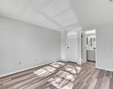 4907 Lake Ridge Road - Photo Thumbnail 8