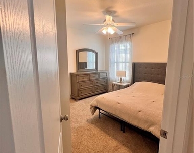 1267 Iguana Loop - Photo Thumbnail 9
