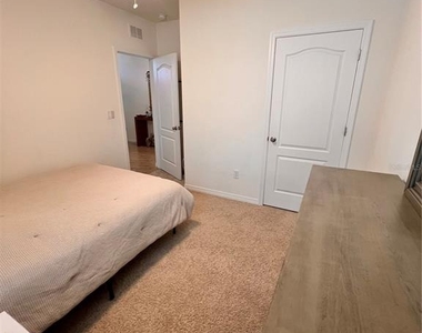 1267 Iguana Loop - Photo Thumbnail 12
