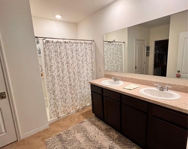 1267 Iguana Loop - Photo Thumbnail 30