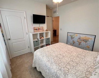 1267 Iguana Loop - Photo Thumbnail 8