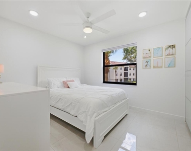 5157 Floria Way - Photo Thumbnail 23