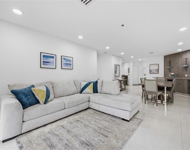 5157 Floria Way - Photo Thumbnail 11