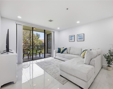 5157 Floria Way - Photo Thumbnail 9