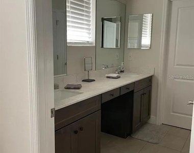1438 N River Circle - Photo Thumbnail 12