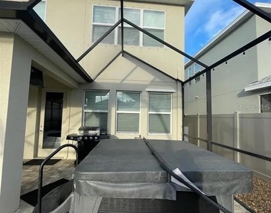 1438 N River Circle - Photo Thumbnail 10