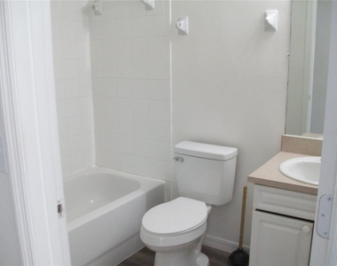 511 Coconut Palm Way - Photo Thumbnail 15