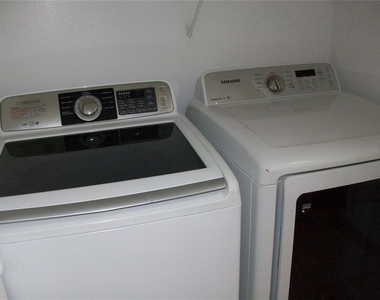 511 Coconut Palm Way - Photo Thumbnail 18