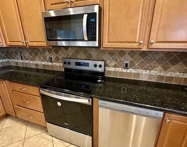 10274 Cove Lake Drive - Photo Thumbnail 7