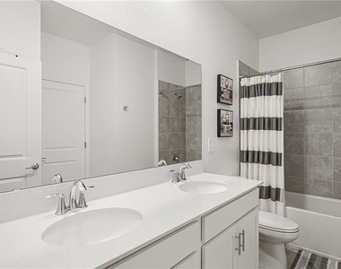 6405 Sprucepine Lane - Photo Thumbnail 15