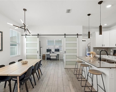 6405 Sprucepine Lane - Photo Thumbnail 8