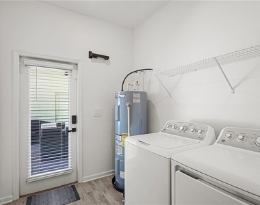 6405 Sprucepine Lane - Photo Thumbnail 24