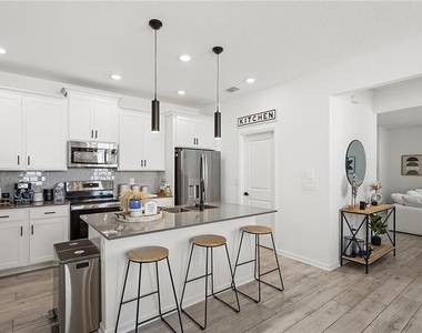 6405 Sprucepine Lane - Photo Thumbnail 11