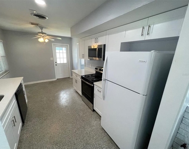 520 Seneca Trail - Photo Thumbnail 5