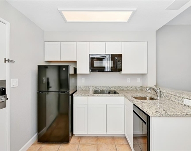 7503 Atlantis Way - Photo Thumbnail 5