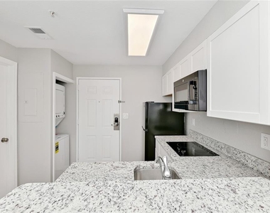 7503 Atlantis Way - Photo Thumbnail 4