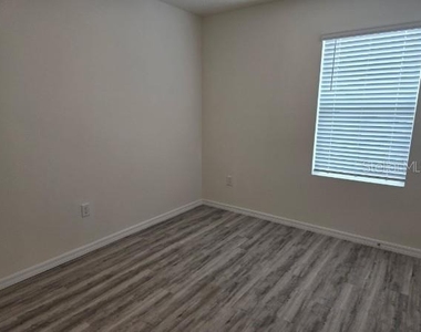 1568 Hummingbird Road - Photo Thumbnail 11
