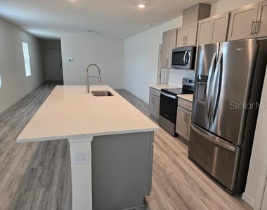 1568 Hummingbird Road - Photo Thumbnail 6