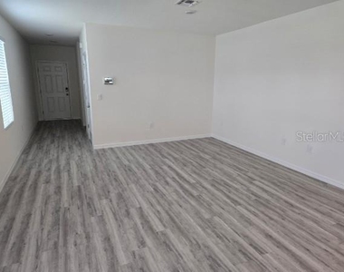 1568 Hummingbird Road - Photo Thumbnail 7