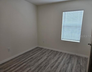 1568 Hummingbird Road - Photo Thumbnail 18