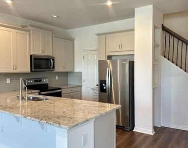 9031 Legado Drive - Photo Thumbnail 10