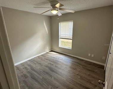 13701 Meadowpark Avenue - Photo Thumbnail 5