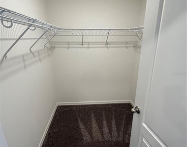 4117 Collegiate Boulevard - Photo Thumbnail 9