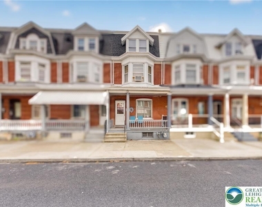 626 11th Street - Photo Thumbnail 1