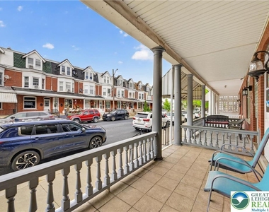 626 11th Street - Photo Thumbnail 4