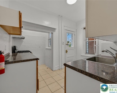 626 11th Street - Photo Thumbnail 17