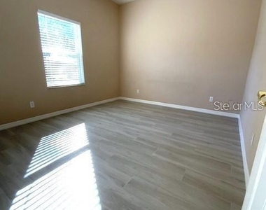 7 Walton Place - Photo Thumbnail 12