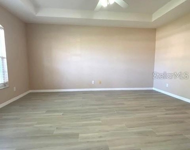 7 Walton Place - Photo Thumbnail 19