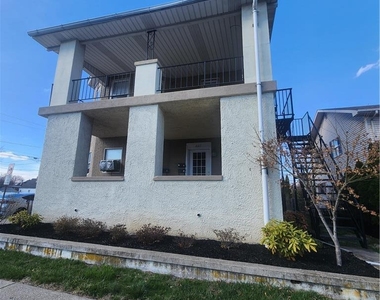 401 E Goepp Street - Photo Thumbnail 1