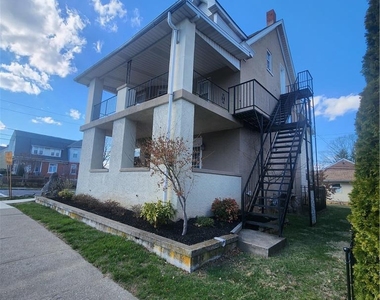 401 E Goepp Street - Photo Thumbnail 2