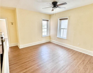 1217 Broadway - Photo Thumbnail 6
