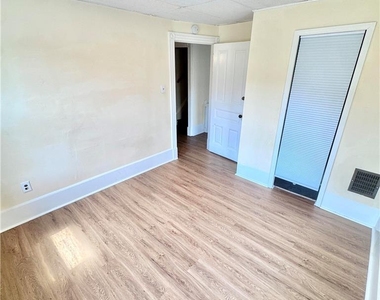1217 Broadway - Photo Thumbnail 9