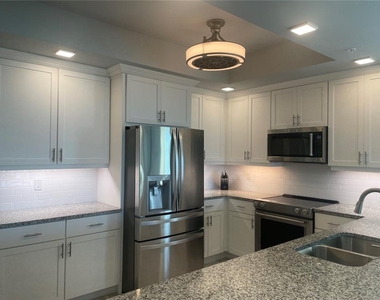 260 Hidden Bay Drive - Photo Thumbnail 7